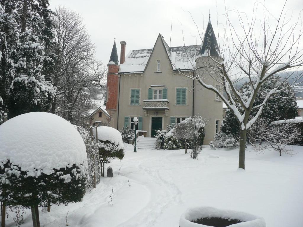 Au Fond De La Cour Bed & Breakfast Veyre-Monton Exterior photo